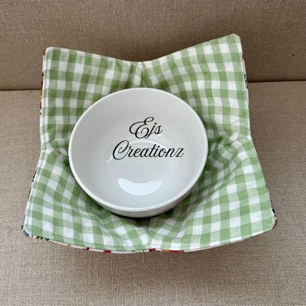 Fun Chicken & Apples Microwavable/Reversible Bowl Cozy