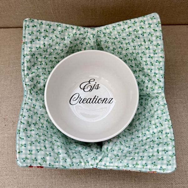 farm House Fancy Chickens~ Microwavable/Reversible Bowl Cozy