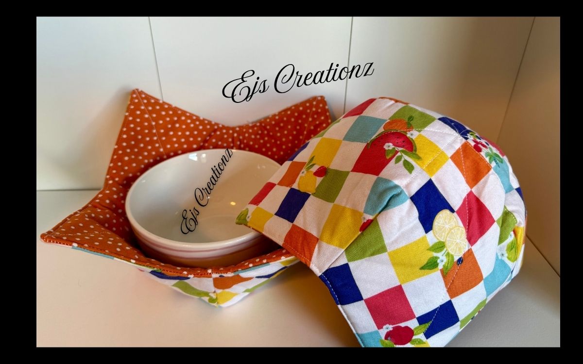 Tootie Fruity  Microwavable/Reversible Bowl Cozy