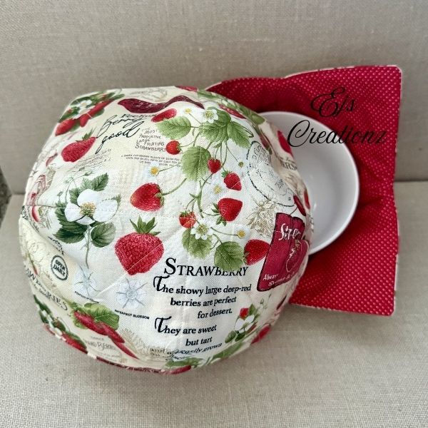 Farmers Market Strawberries~ Microwavable/Reversible Bowl Cozy