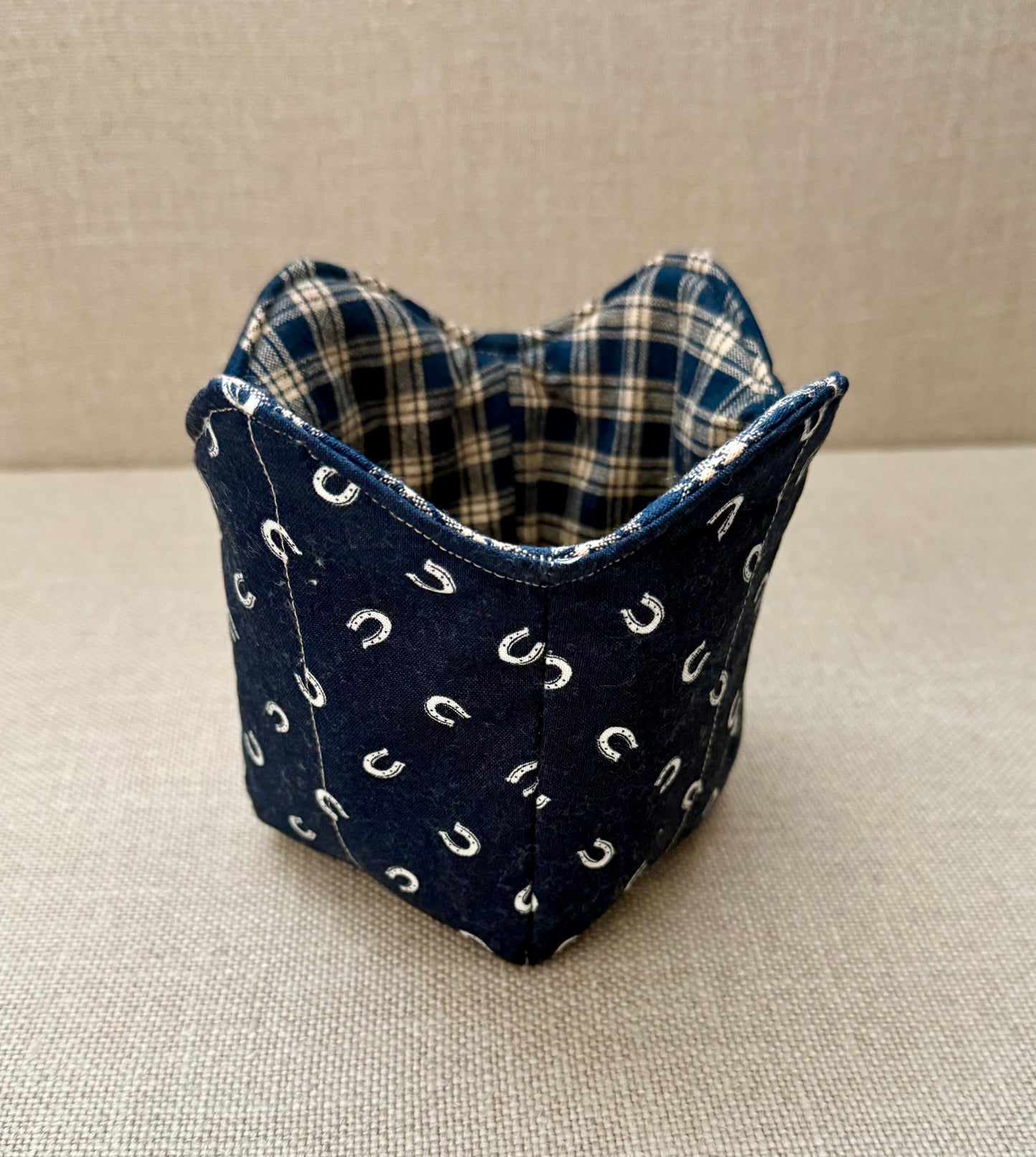 Country Horse Shoe's ~ Ice Cream/Cup a Soup ~Cozy