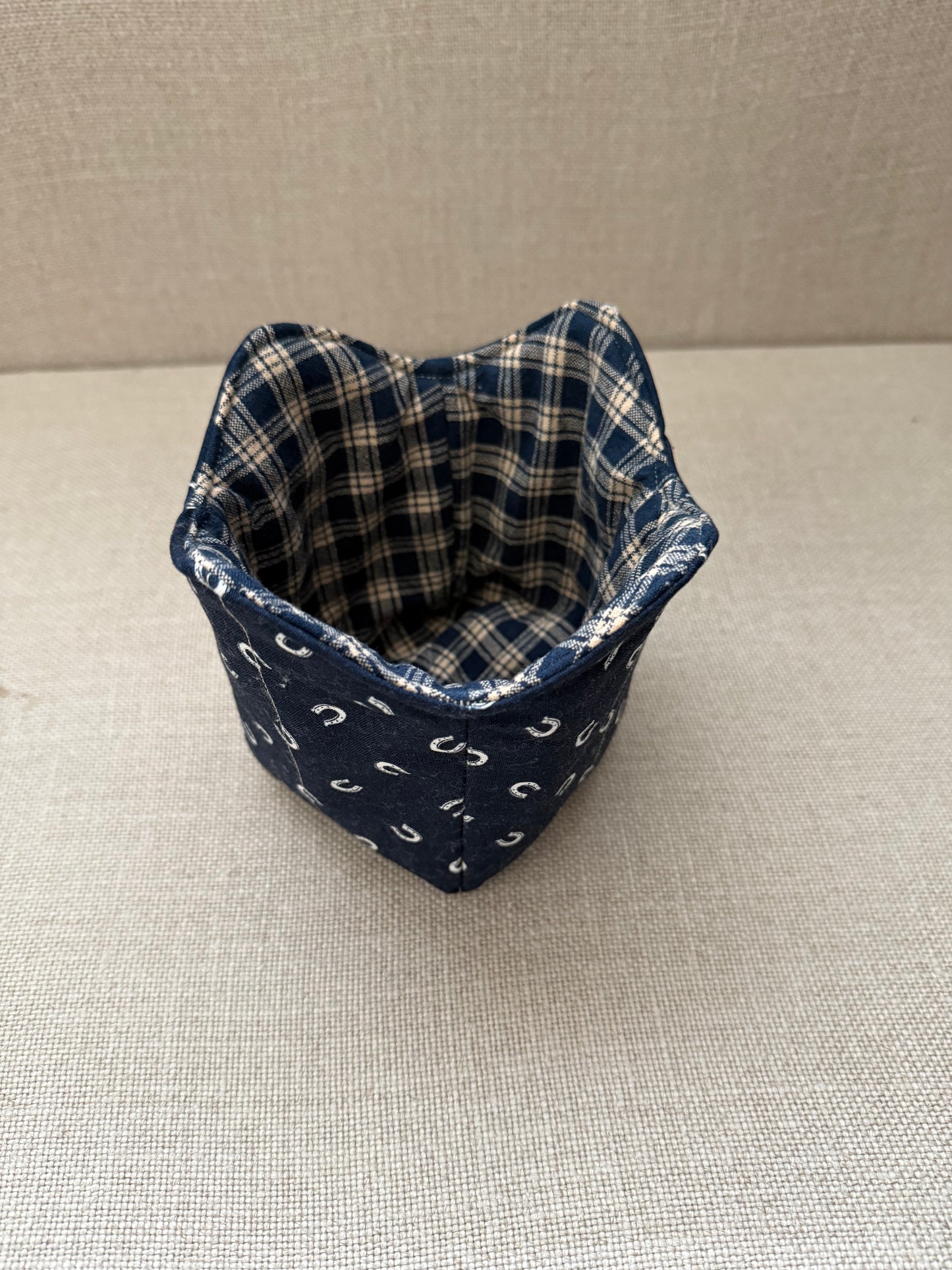 Country Horse Shoe's ~ Ice Cream/Cup a Soup ~Cozy