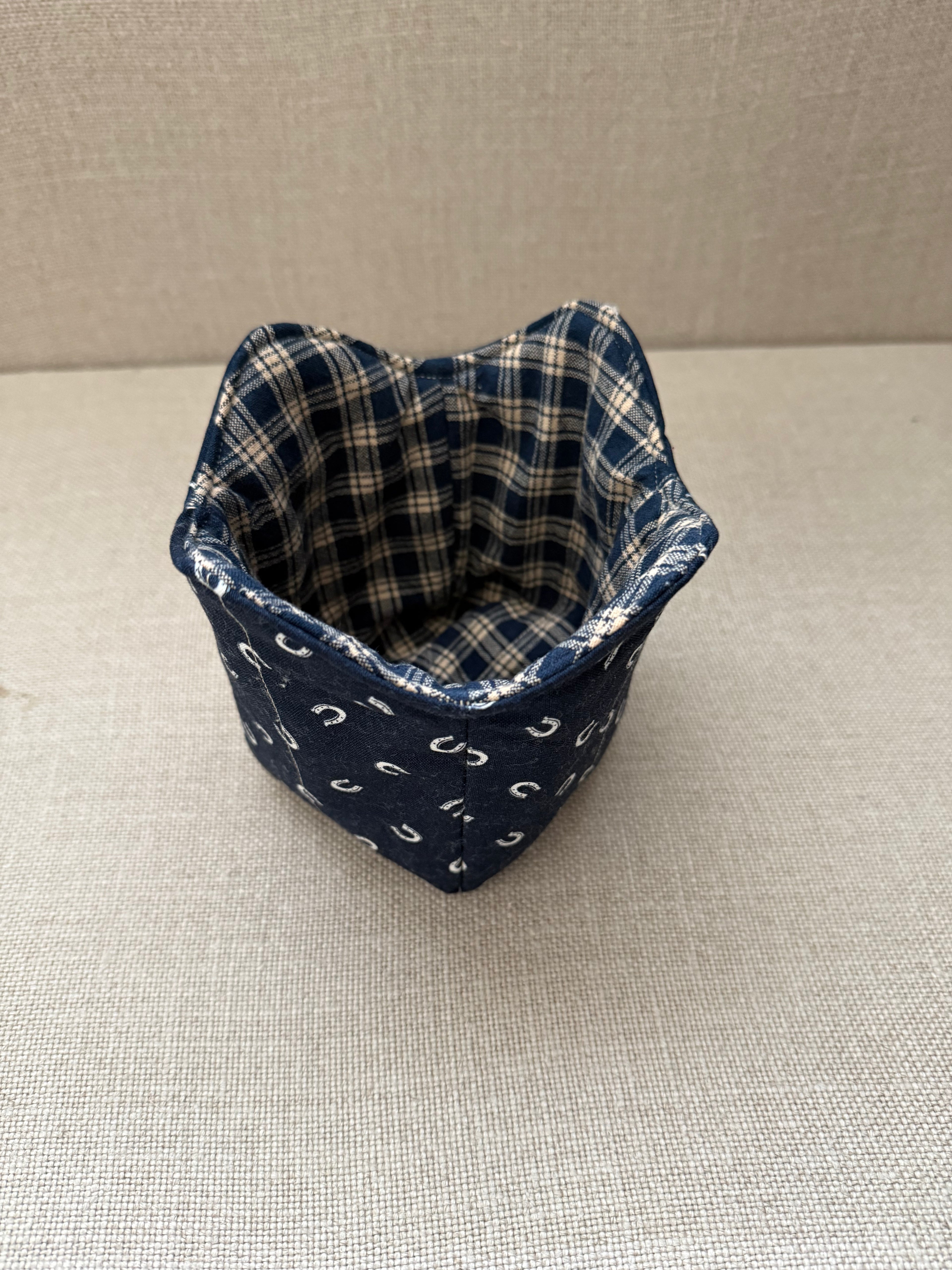 Country Horse Shoe's ~ Ice Cream/Cup a Soup ~Cozy