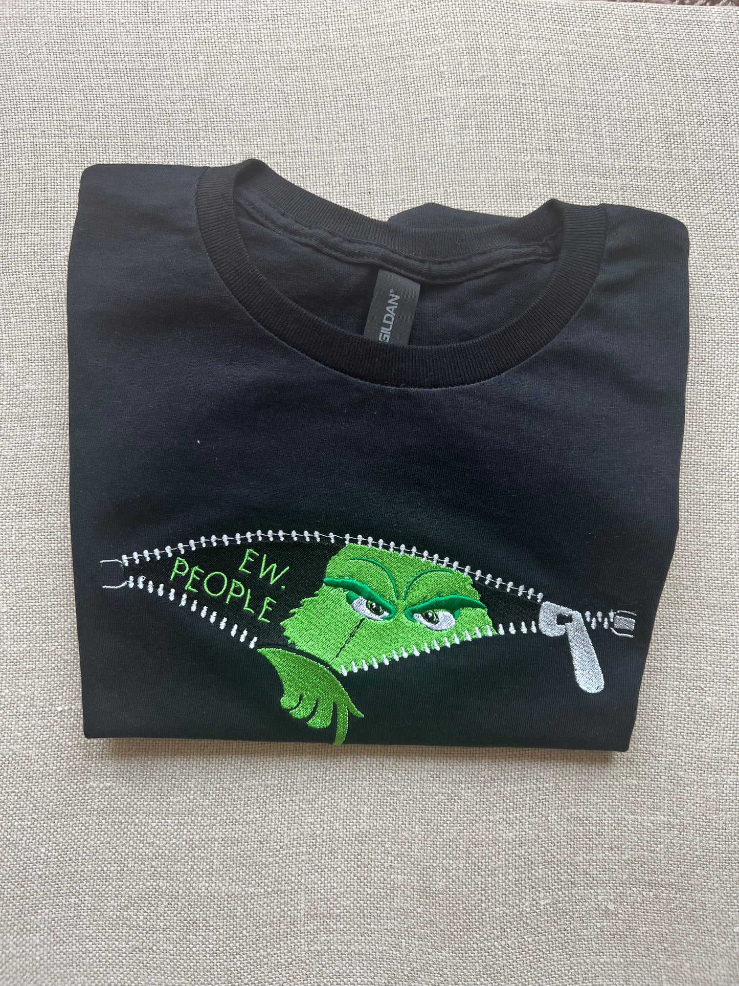 EW PEOPLE -Embroidered T- Shirt